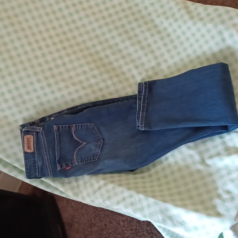 Women's Levi mid-rise skinny jeans/ Size 12 W31/L32, blue